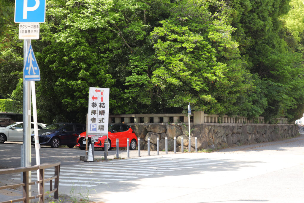 熱田神宮の東門駐車場